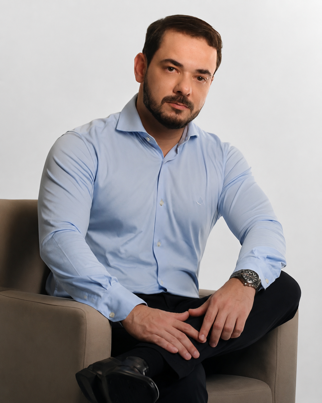 Dr. Anderson Dias em foto profissional